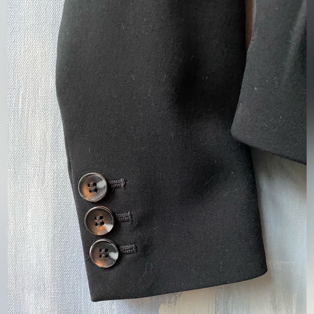 H&M Classic Black Cropped Fitted Blazer Size 6 - Picture 4 of 10